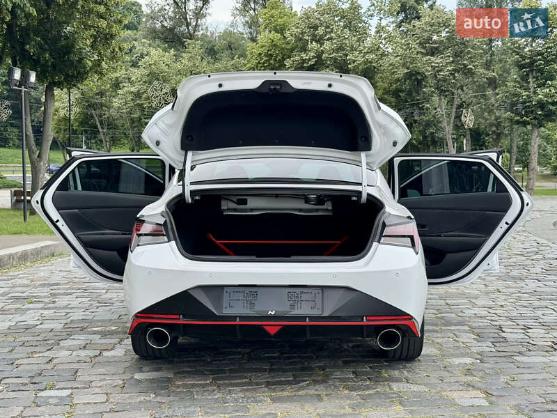 Седан Hyundai Elantra 2023 в Киеве