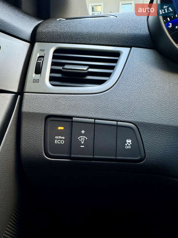 Седан Hyundai Elantra 2013 в Одессе