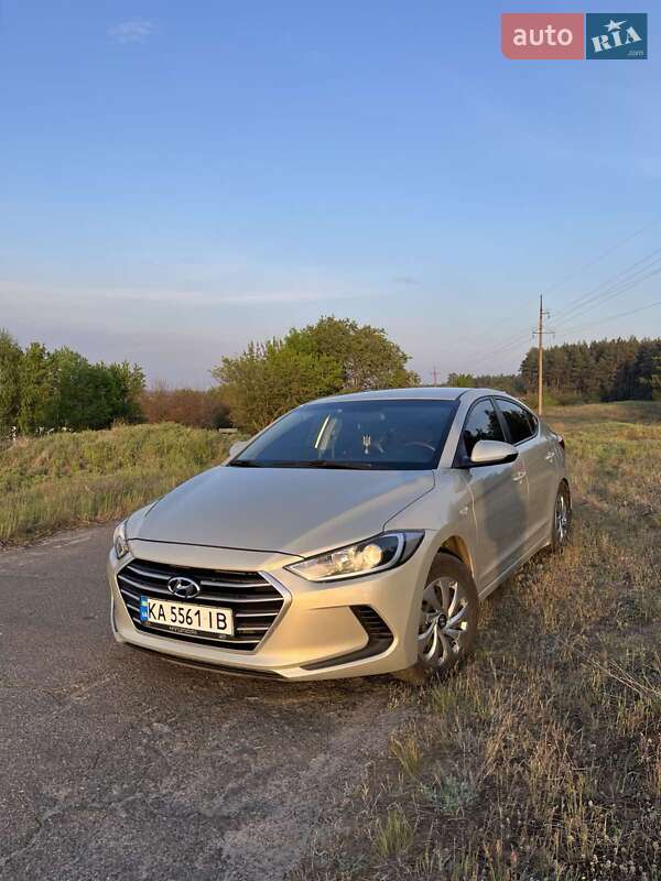 Седан Hyundai Elantra 2016 в Черкассах
