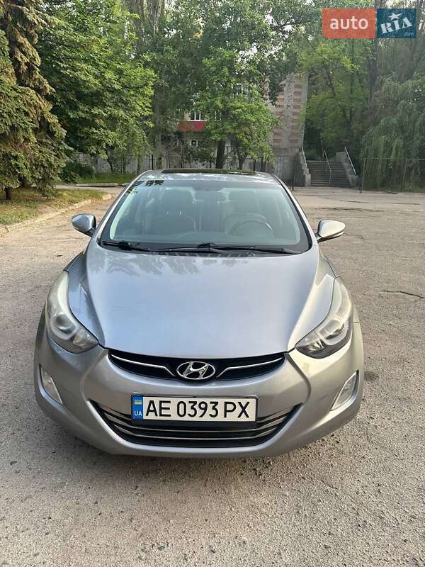 Седан Hyundai Elantra 2013 в Днепре
