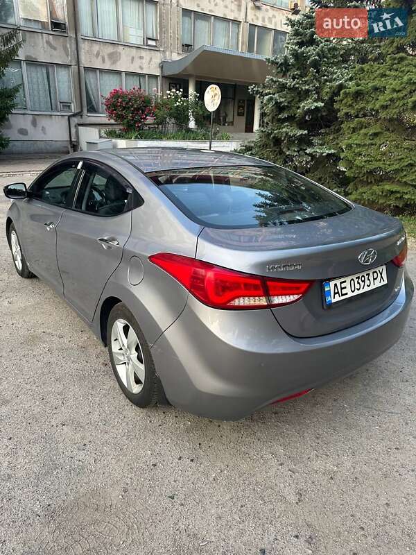 Седан Hyundai Elantra 2013 в Днепре