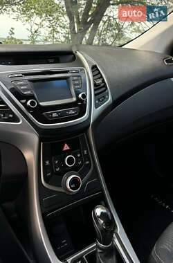 Седан Hyundai Elantra 2014 в 