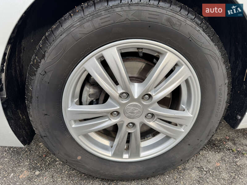 Седан Hyundai Elantra 2017 в Киеве