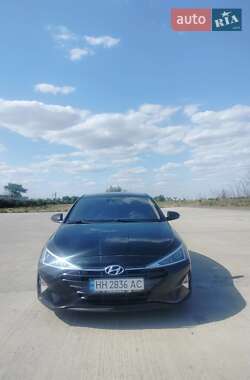 Седан Hyundai Elantra 2019 в Одессе