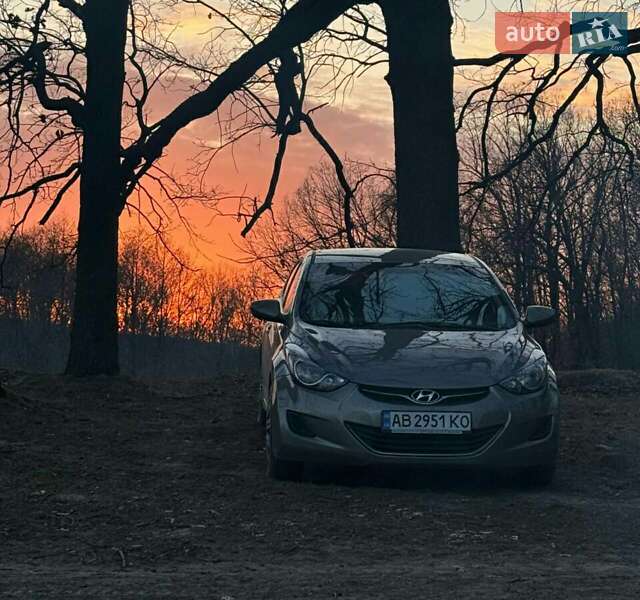 Hyundai Elantra 2012