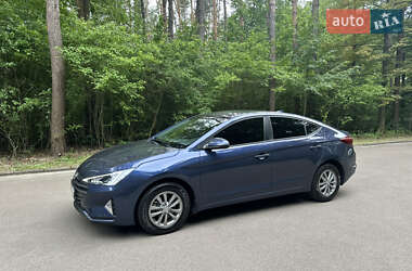 Седан Hyundai Elantra 2019 в 