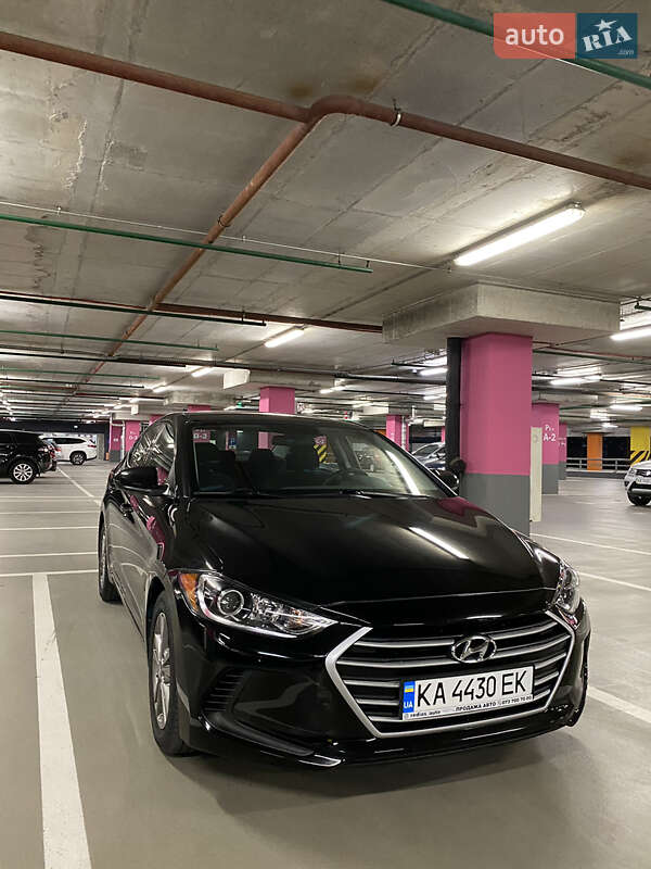 Седан Hyundai Elantra 2017 в Києві