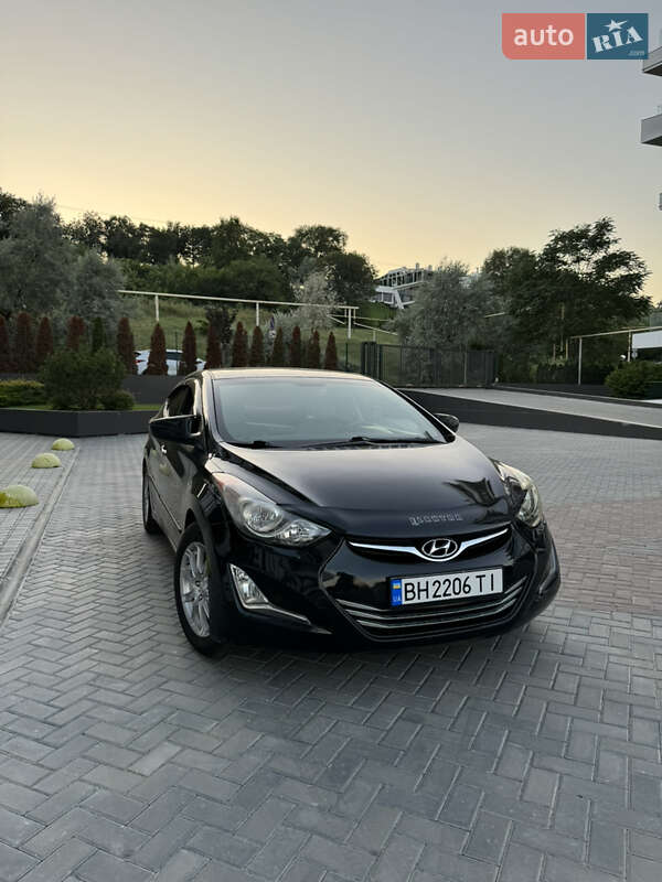 Hyundai Elantra 2013