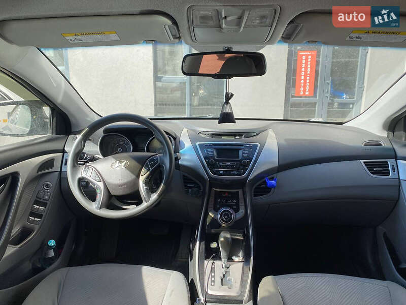 Седан Hyundai Elantra 2013 в Одессе