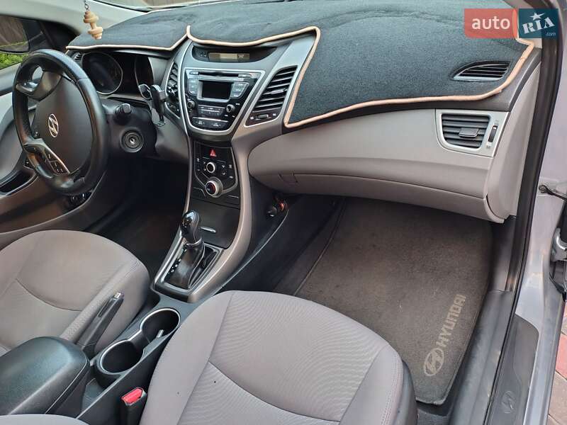 Седан Hyundai Elantra 2015 в Кропивницком