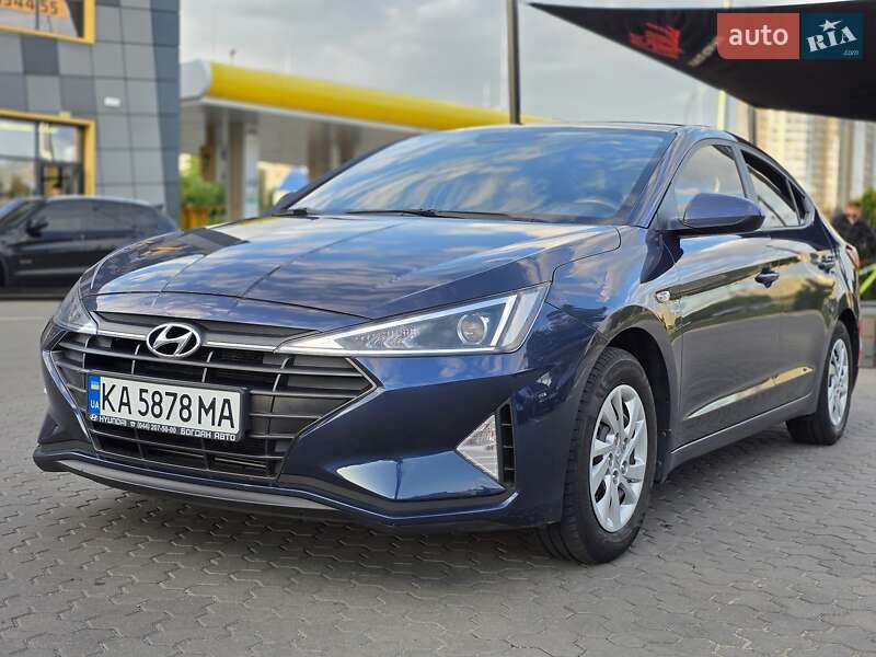 Седан Hyundai Elantra 2019 в Киеве