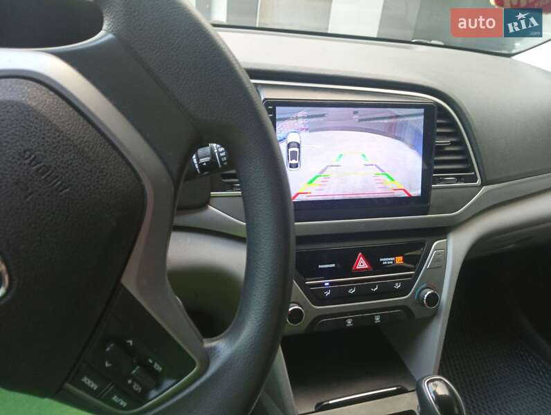 Седан Hyundai Elantra 2017 в Хмельницком