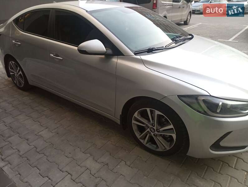 Седан Hyundai Elantra 2017 в Хмельницком