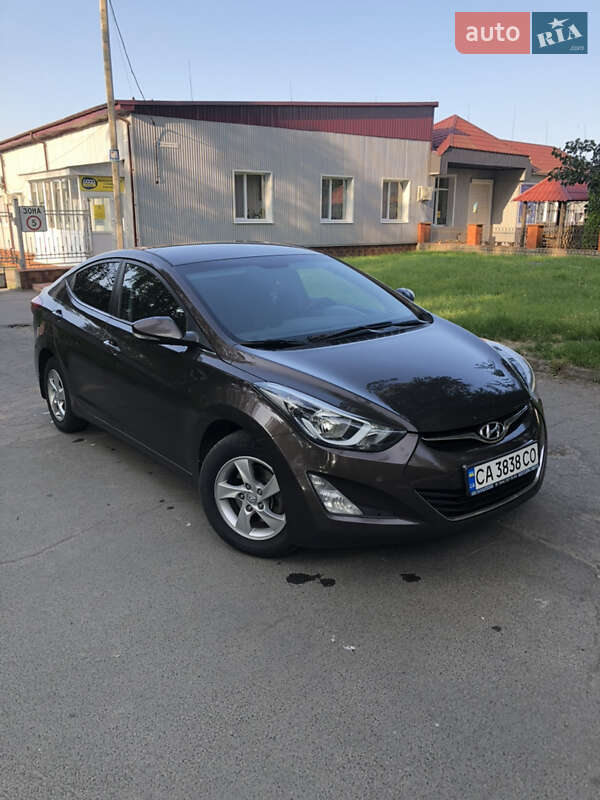 Седан Hyundai Elantra 2015 в Умани