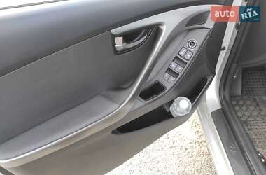 Седан Hyundai Elantra 2011 в Киеве