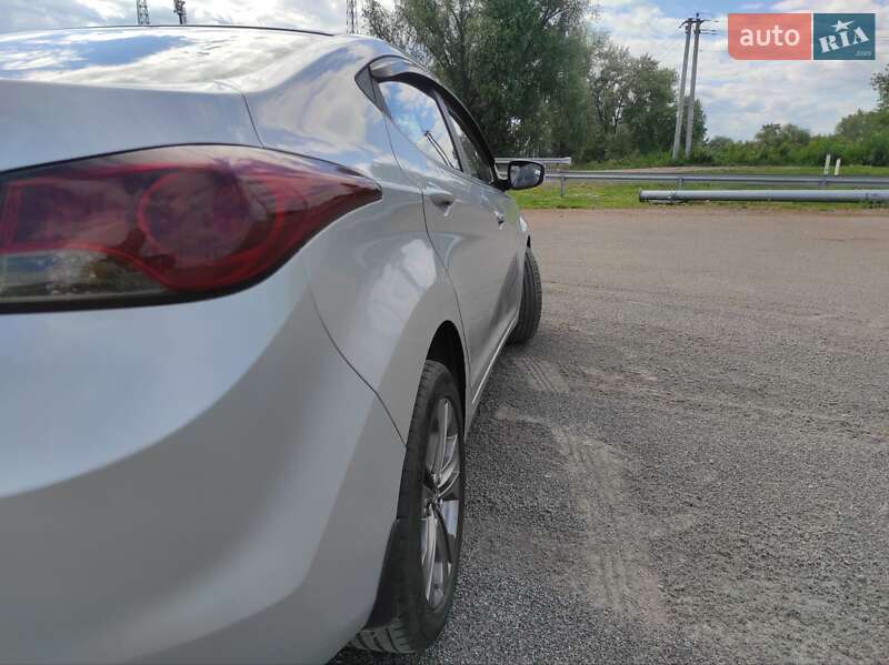 Седан Hyundai Elantra 2011 в Киеве