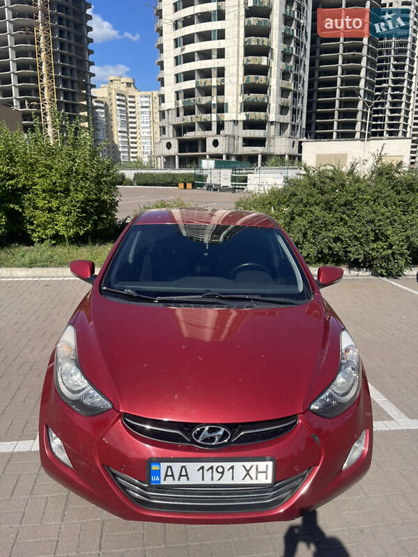 Hyundai Elantra 2013