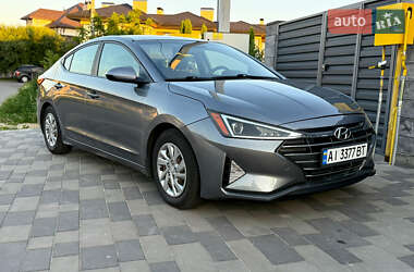 Седан Hyundai Elantra 2019 в Києві