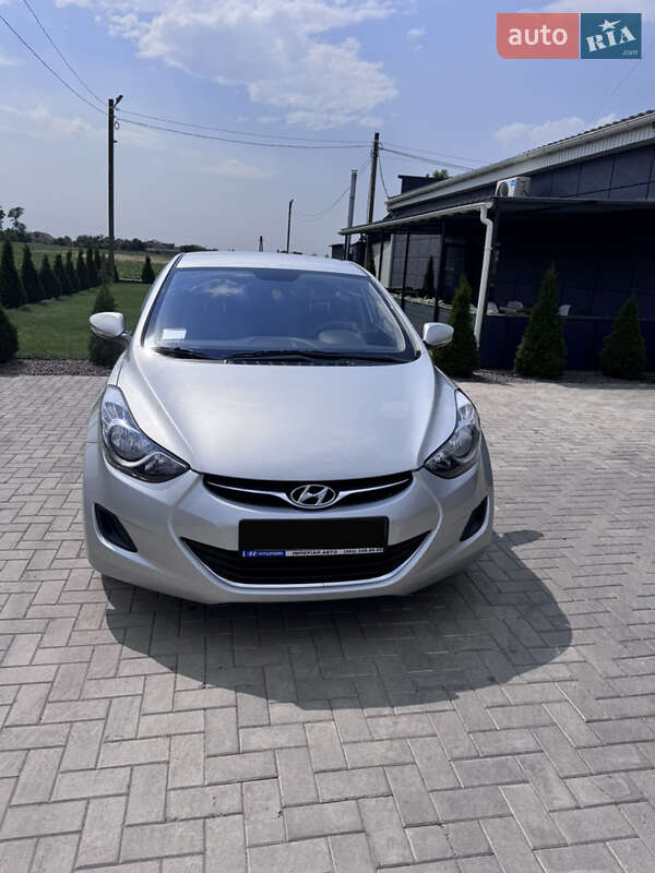 Седан Hyundai Elantra 2013 в Криничках