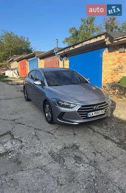 Седан Hyundai Elantra 2016 в Киеве