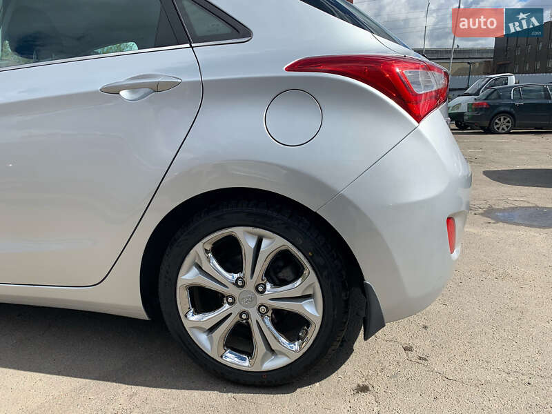Хэтчбек Hyundai Elantra 2014 в Киеве