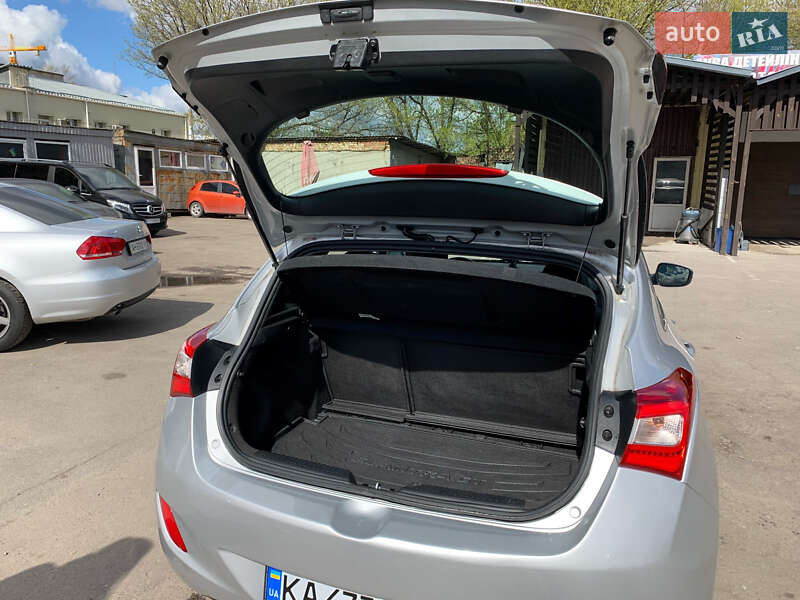 Хэтчбек Hyundai Elantra 2014 в Киеве