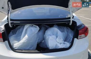 Седан Hyundai Elantra 2012 в 