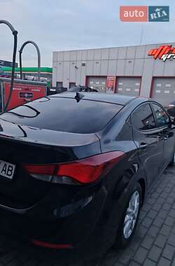 Седан Hyundai Elantra 2015 в 