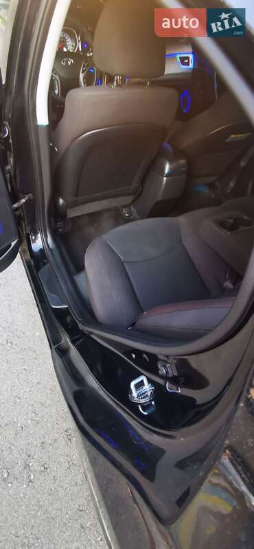 Седан Hyundai Elantra 2015 в Киеве