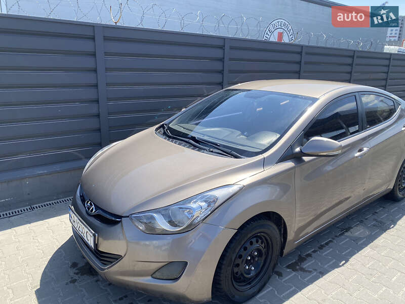 Седан Hyundai Elantra 2011 в Киеве