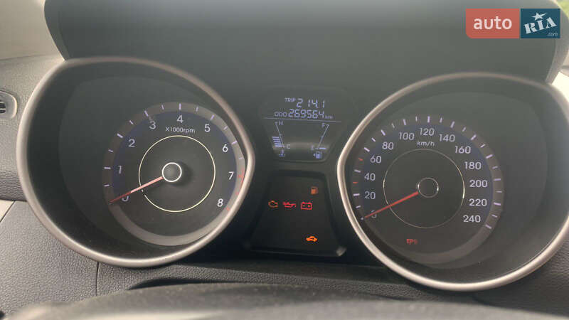 Седан Hyundai Elantra 2011 в Киеве