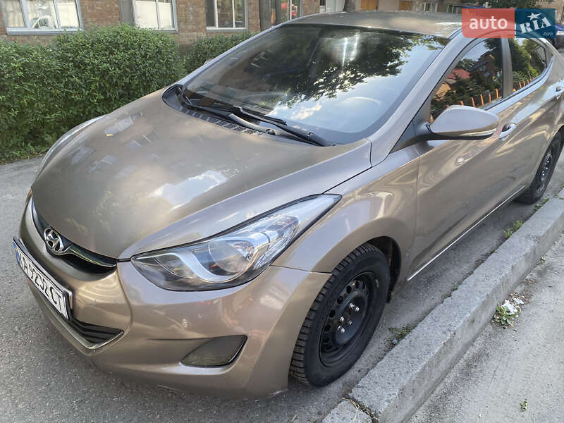 Седан Hyundai Elantra 2011 в Киеве