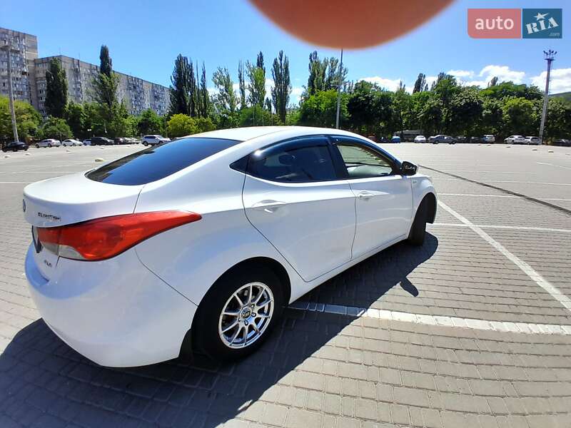 Седан Hyundai Elantra 2013 в Одессе