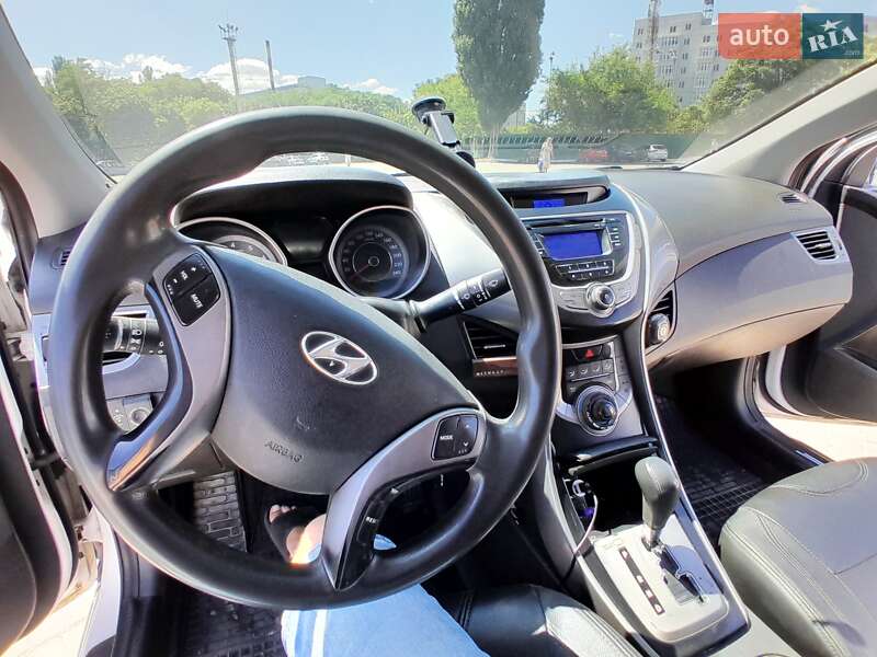 Седан Hyundai Elantra 2013 в Одессе