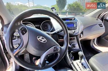 Седан Hyundai Elantra 2013 в 