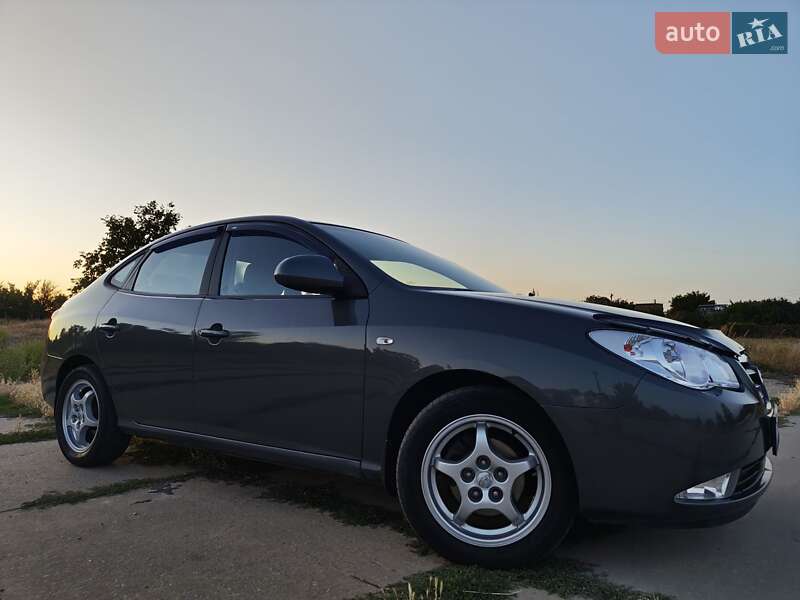 Седан Hyundai Elantra 2008 в Николаеве