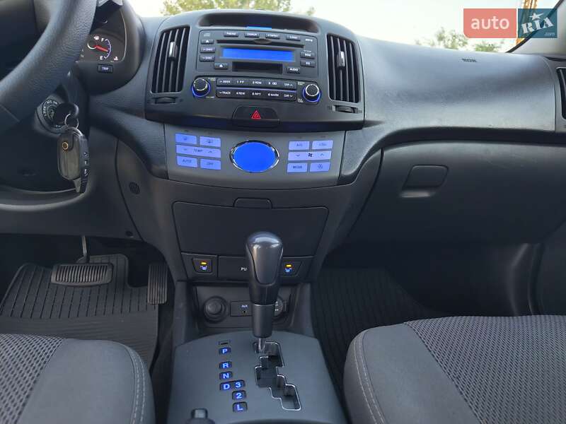 Седан Hyundai Elantra 2008 в Николаеве