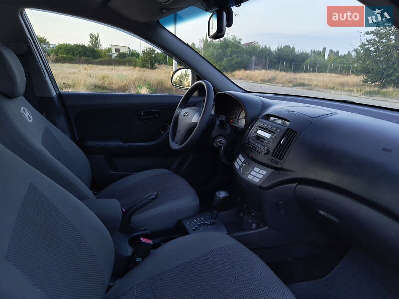 Седан Hyundai Elantra 2008 в Николаеве