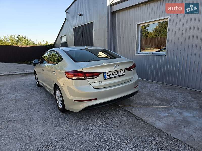 Седан Hyundai Elantra 2017 в Запорожье