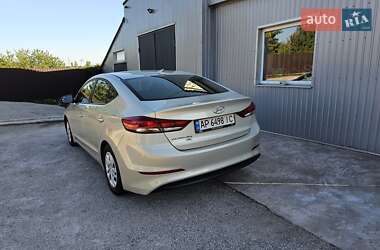 Седан Hyundai Elantra 2017 в 