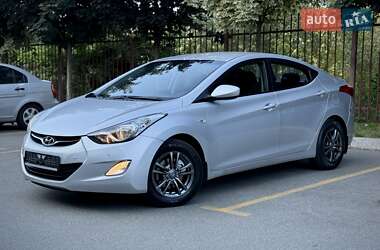 Седан Hyundai Elantra 2011 в Києві