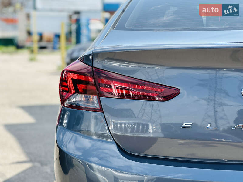 Седан Hyundai Elantra 2019 в Харькове