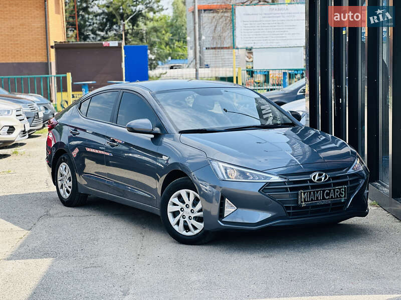 Седан Hyundai Elantra 2019 в Харькове