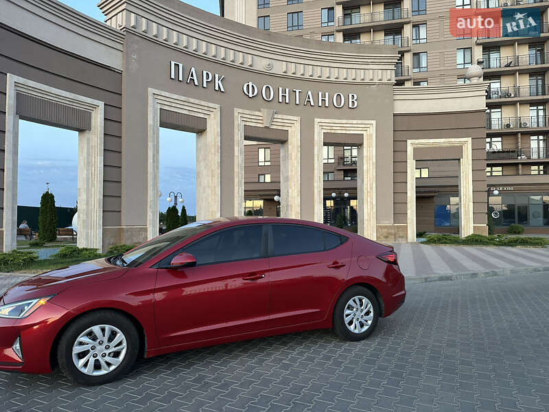 Седан Hyundai Elantra 2019 в Одессе