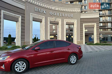 Седан Hyundai Elantra 2019 в 