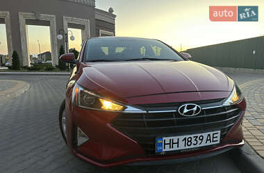 Седан Hyundai Elantra 2019 в 