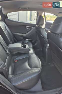 Седан Hyundai Elantra 2013 в 