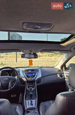 Седан Hyundai Elantra 2013 в 