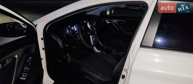 Седан Hyundai Elantra 2013 в Самборі