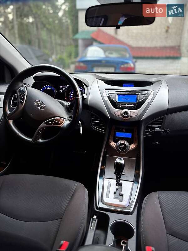 Седан Hyundai Elantra 2013 в Днепре